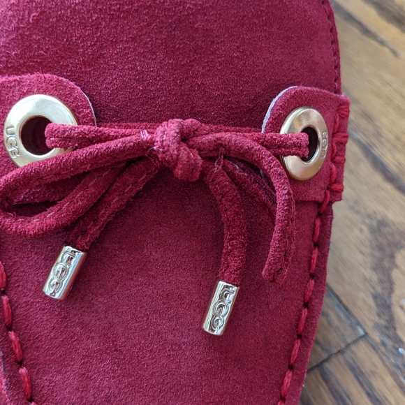 NWOT, UGG moccasins,  size 10 - Picture 4 of 6